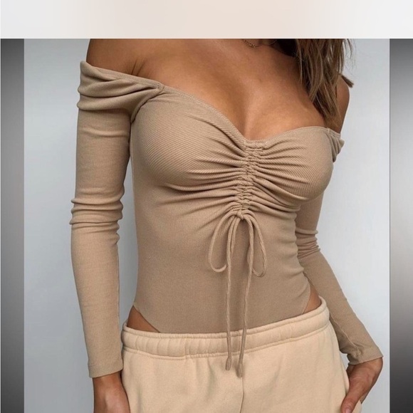 Princess Polly Elegant Tan Off-Shoulder Women's Top - Picture 1 of 6
